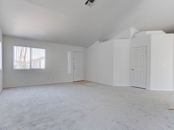 3rd image of 4579 Canna Dr