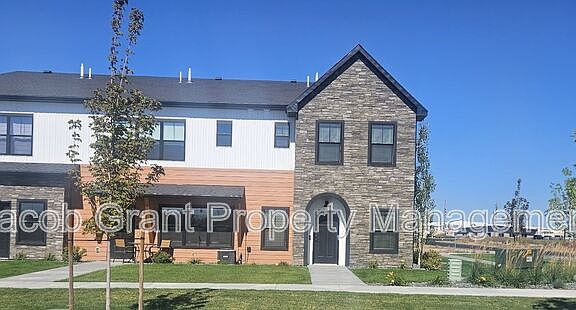 3rd image of 5157 N Beach Dr