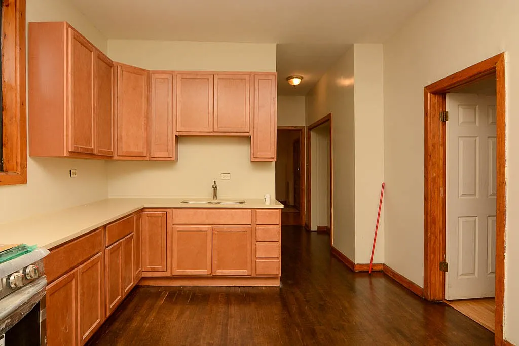 Appealing 3 Bed, 1 Bath at Milwaukee + Diversey (Logan Square) — Photo 4