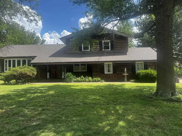 422 Circle Dr, Wellington, KS 67152