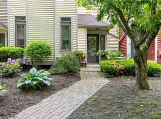 26 Cornhill Pl, Rochester, NY 14608