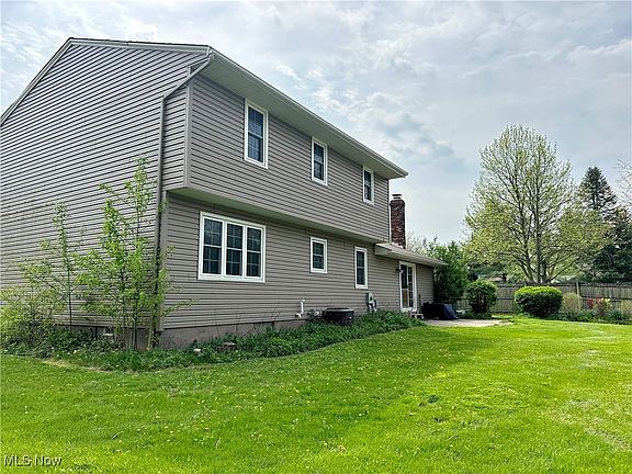 3rd image of 1025 Brimfield Dr
