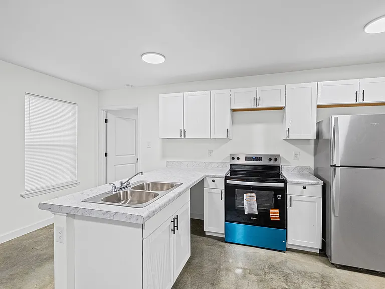 2853 Choctaw Ave — Photo 3