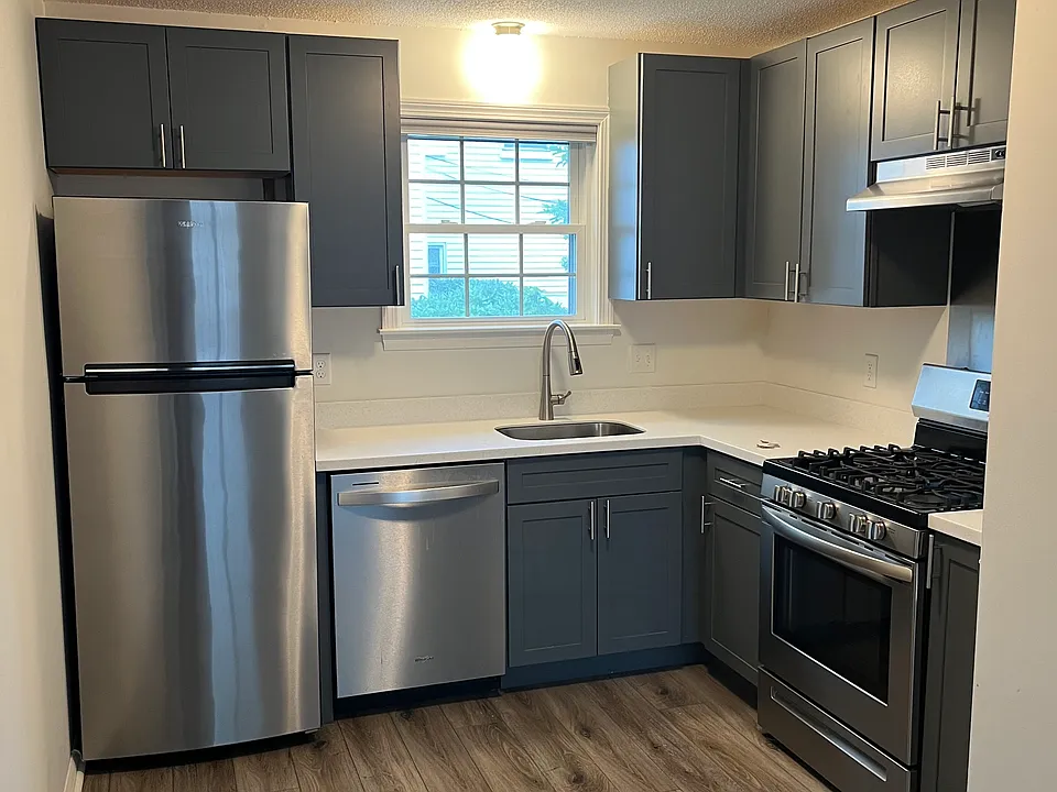 12 Central St #4