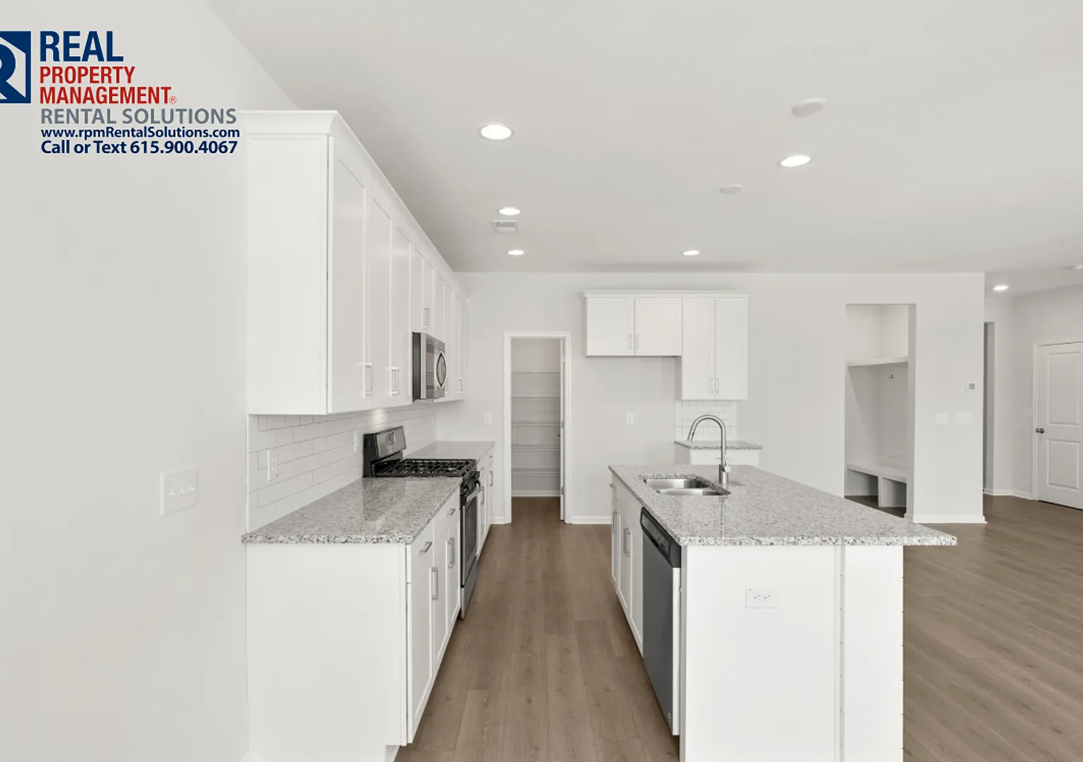Gorgeous 3 bd home with bonus room and office! Community Pool! — Photo 3