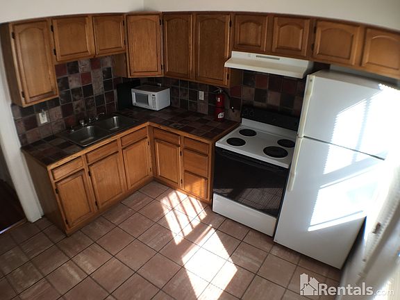5th image of 804 4th Ave N APT 1