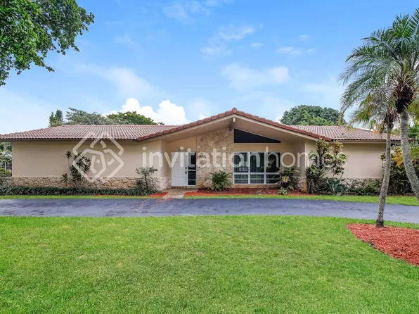 10851 NW 32nd Ct, Pompano Beach, FL 33065