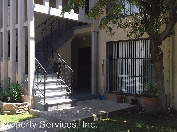 5th image of 827 S Oxford Ave APT 1