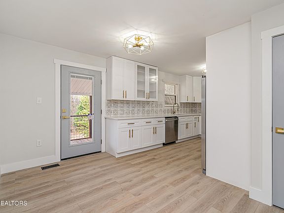 5th image of 5837 Edmondson Ln