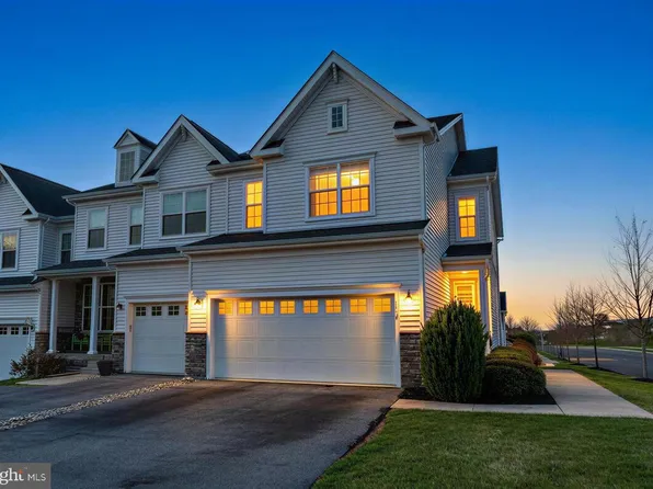 325 Goldman Dr, Phoenixville, PA 19460