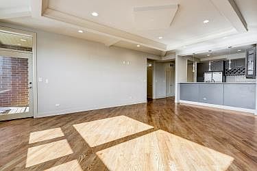3rd image of 6456 S Woodlawn Ave APT 1B