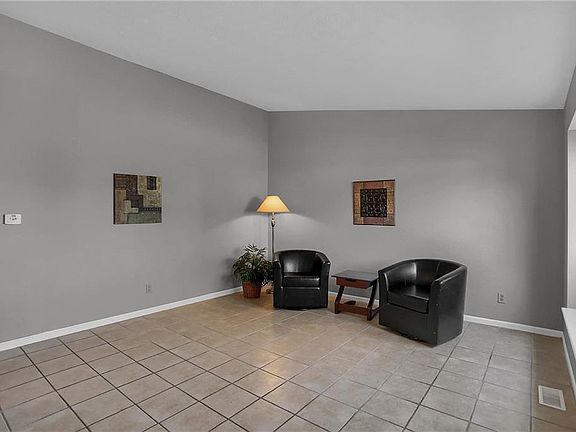 5th image of 3244 Moccasin Ct