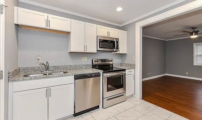1st image of 304 Plymouth Ave #2