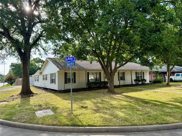1907 Amy Dr, Baytown, TX 77520