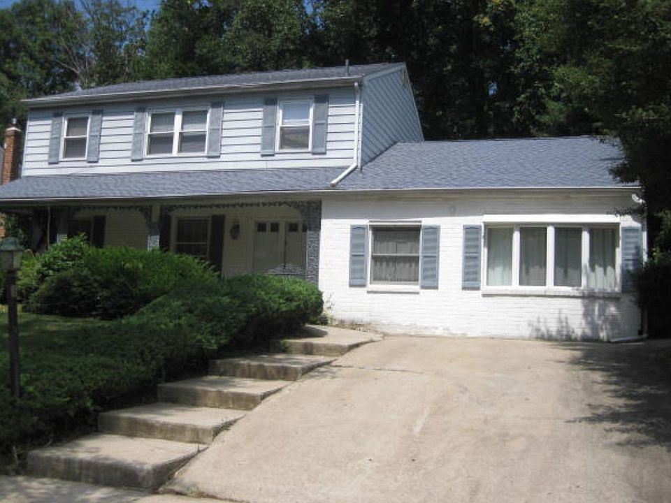 1st image of 419 Camelot Dr
