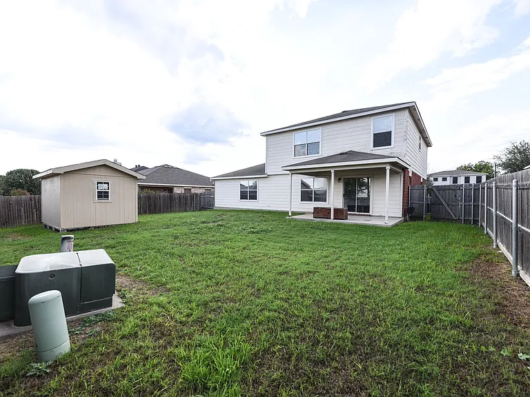 2305 Riley Dr — Photo 32