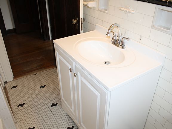 5th image of 1316 Morten St APT 305