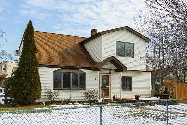 1st image of 21 Pond Ln