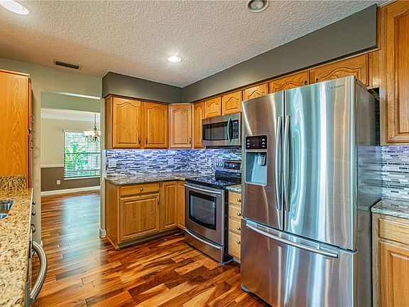 5th image of 971 Bucksaw Pl