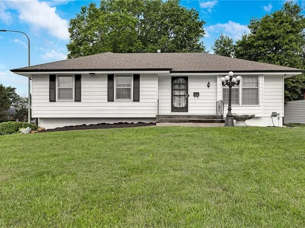 3830 S Summit Ridge Dr, Independence, MO 64055