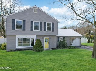 300 Shoshone Ct, Toms River, NJ 08755