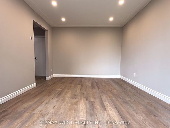 5th image of 15 Brenda Ct #3