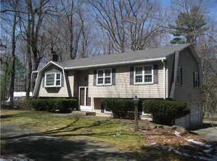 22 Maillet Ln, New Hartford, CT 06057