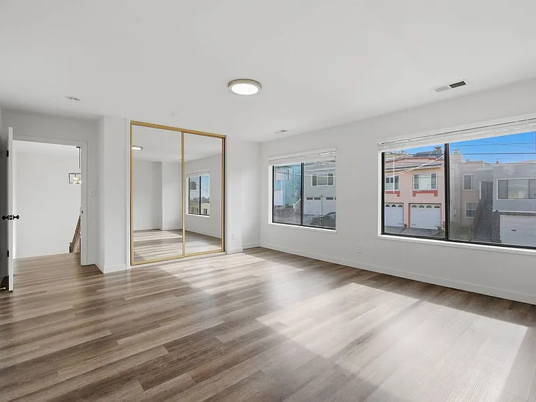228 Abbot Ave — Photo 23