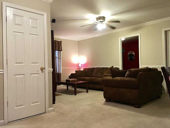 5th image of 127 Annette Dr
