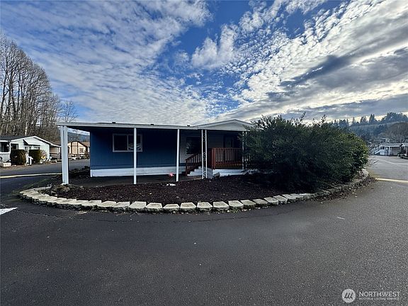 3rd image of 2430 Meadowlark Lane