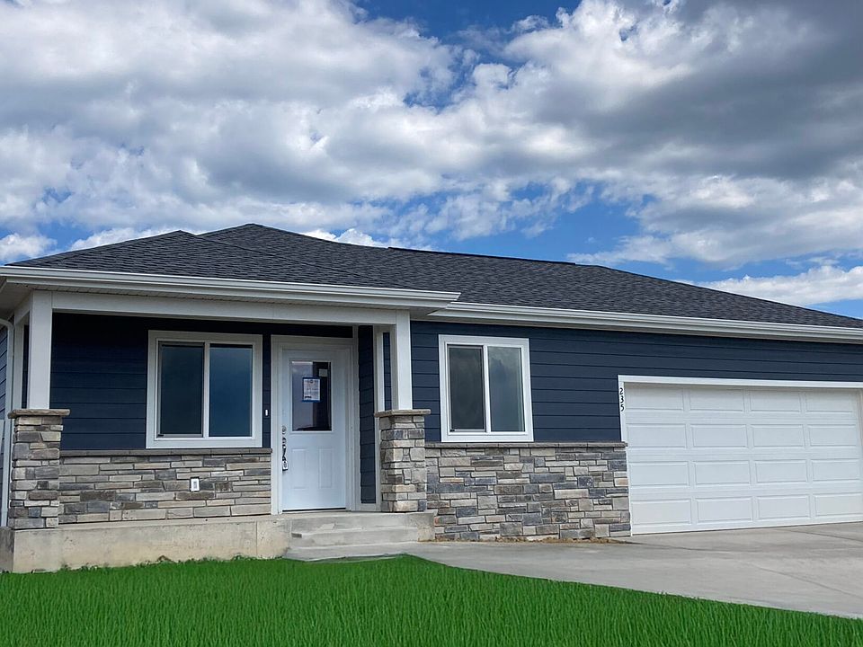 1st image of 235 N Valley Dr