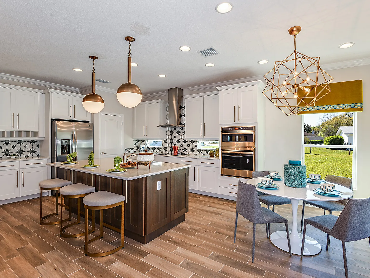5 bed, 3400 sqft, $5,800 — Photo 3
