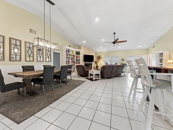 3rd image of 237 NW 69th Street