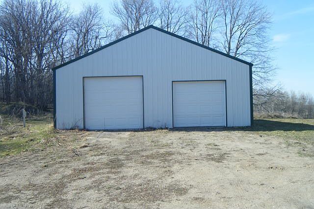 2nd image of 16266 Blackhawk Rd