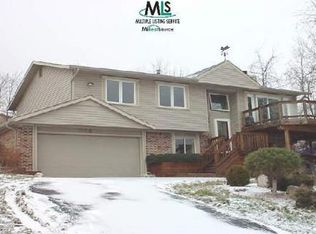 1100 Kirkwood St, Waterford, MI 48328