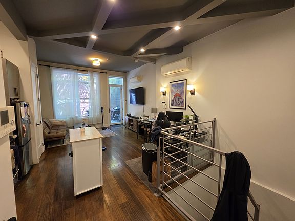 3rd image of 537 Park Pl #1B