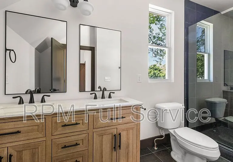 2400 Buchanan St #2400B — Photo 23
