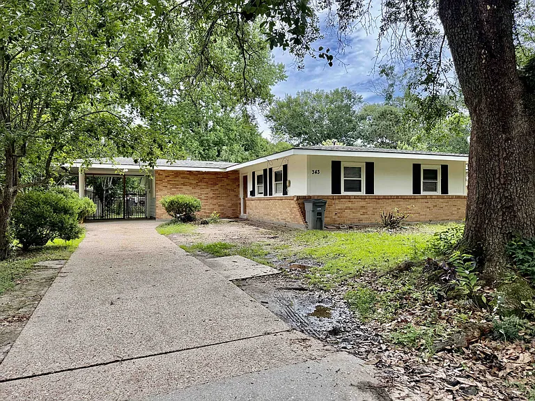 343 S Fairfax Dr — Photo 1