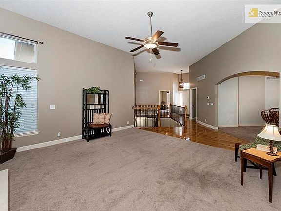 5th image of 1424 NE Whitestone Dr