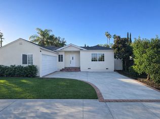 18330 Calvert St, Reseda, CA 91335