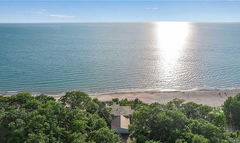 1st image of 8408 Lake Shore Rd #26
