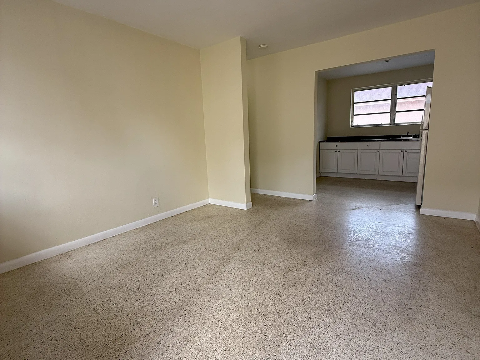 2 bed, 3130 sqft, $2,000 — Photo 3