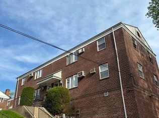 182 Arlo Rd #B, Staten Island, NY 10301