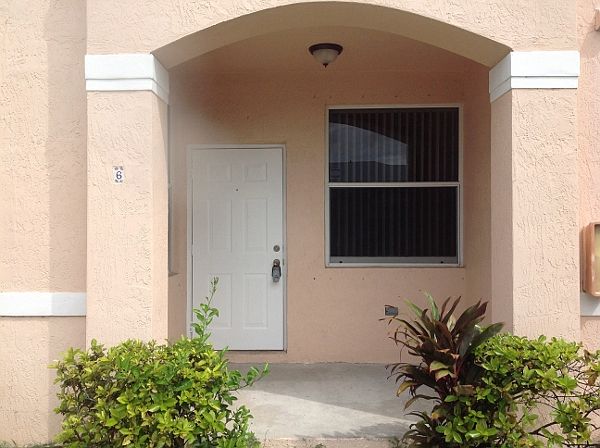1st image of 21325 NE 8th Pl APT 6