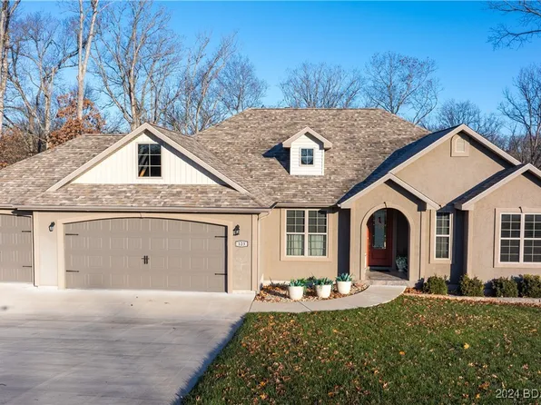 123 Oakmont Ave, Lake Ozark, MO 65049