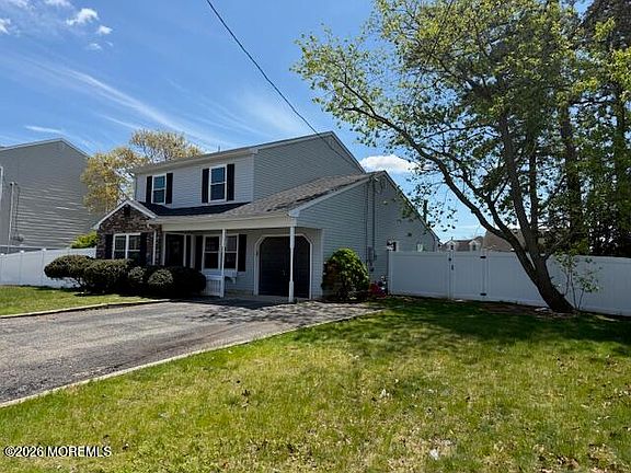 2nd image of 21 Queen Ann Road