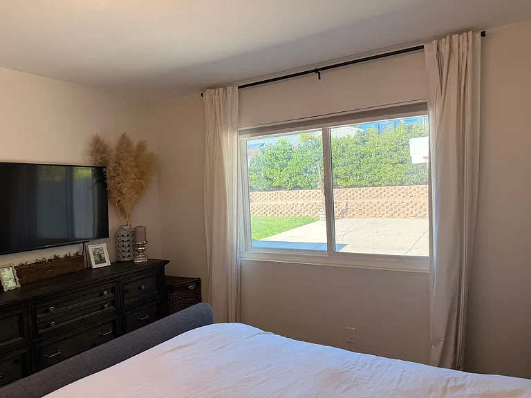 5255 Goldenridge Ct — Photo 18