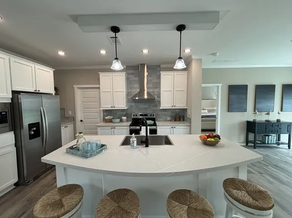10291 Circle Pine Rd #61M, North Fort Myers, FL 33903