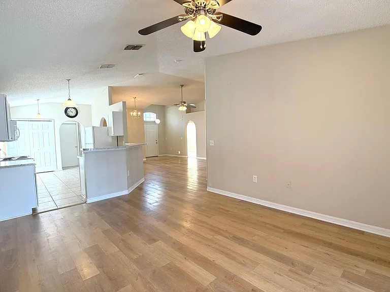 309 Catfish Dr E — Photo 6