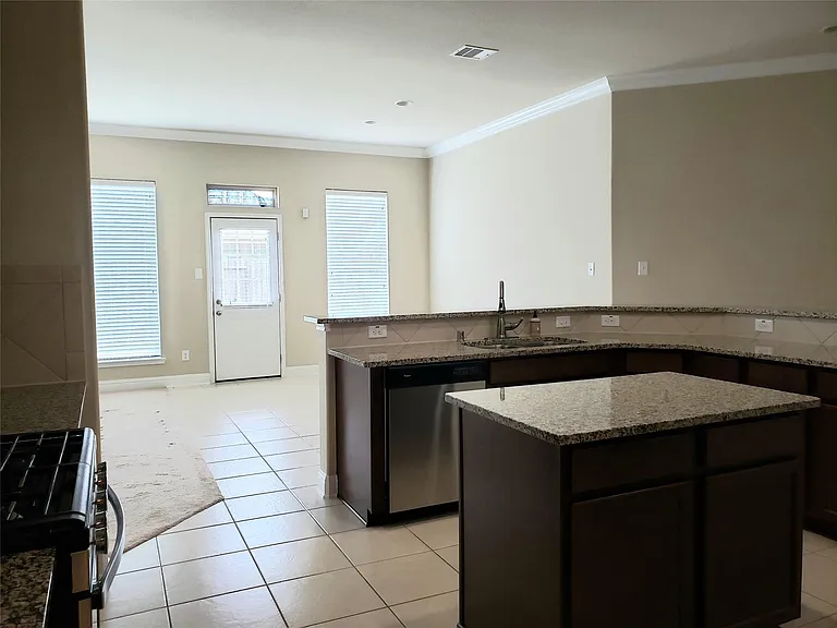 9515 Bosque Hills Ct — Photo 7